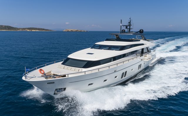 Dinaia yacht charter Sanlorenzo Motor Yacht
                        