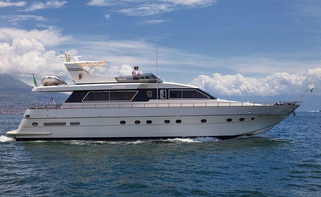 Bernadette yacht charter Canados Motor Yacht
                        