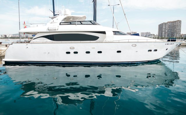 Rosique yacht charter Maiora Motor Yacht