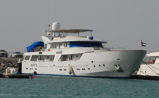 Finesse yacht charter CRN Motor Yacht
                        