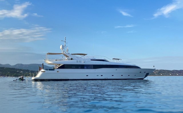 Brooklyn yacht charter Akdeniz Shipyard Motor Yacht