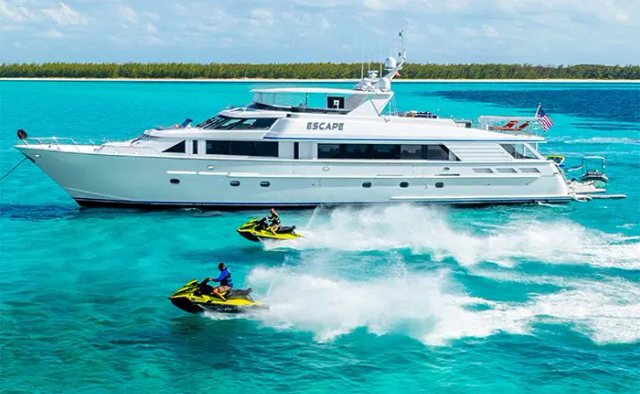 Escape Yacht Charter in Caribbean
