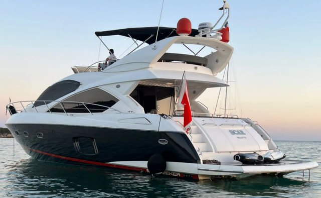 Scar yacht charter Sunseeker Motor Yacht