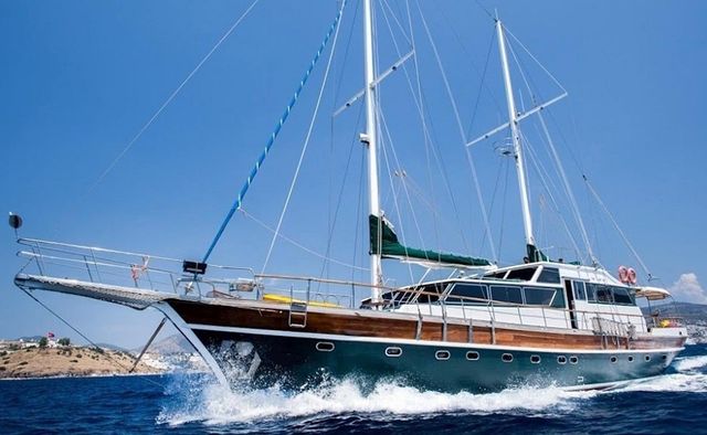 Golden Glory Yacht Charter in Santorini