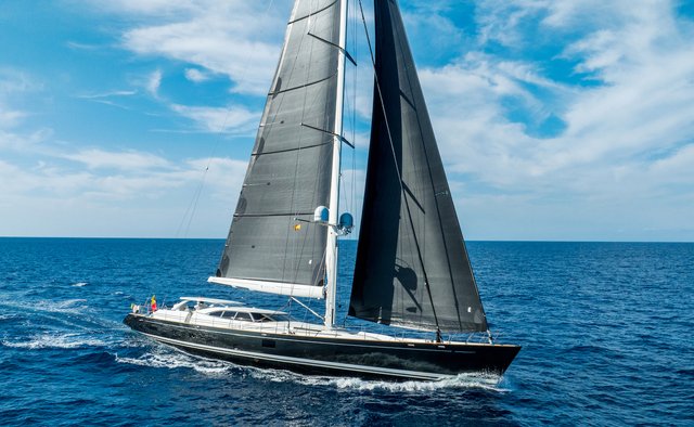 Dakota Yacht Charter in Cyclades Islands