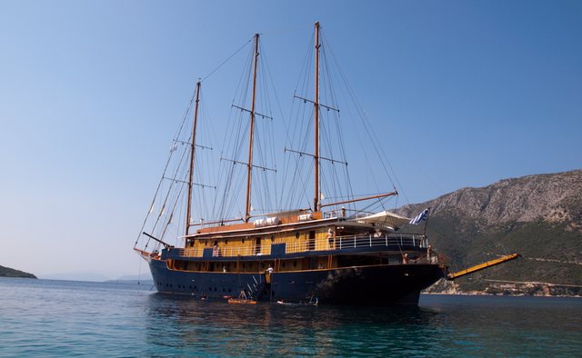 Galileo Yacht Charter in Cyclades Islands