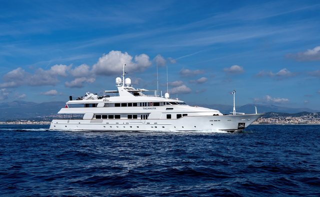 Tacanuya yacht charter Swiftships Motor Yacht