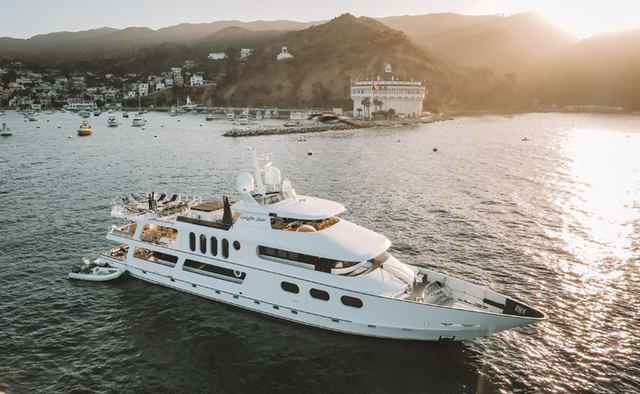 Leight Star yacht charter Palatka Shipbuilding Inc. Motor Yacht
                        
