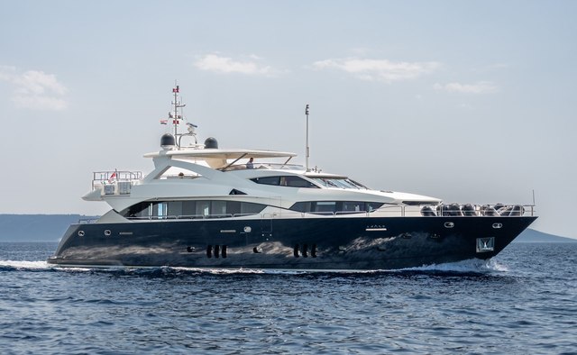 Arago yacht charter Sunseeker Motor Yacht