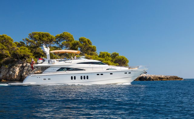 D5 yacht charter Fairline Motor Yacht
                        