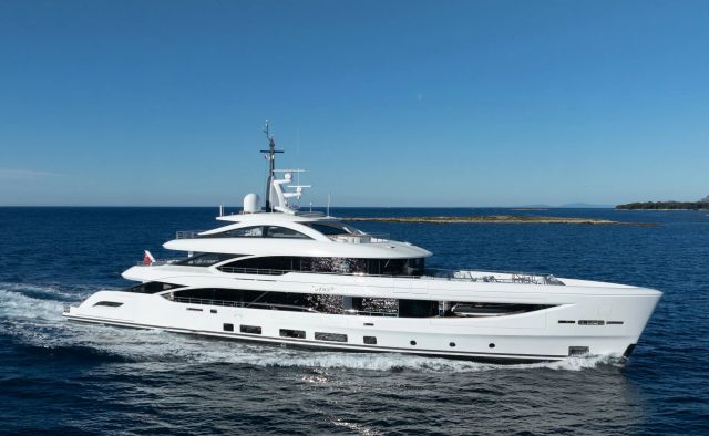 Dyna® Yacht Charter in Rome