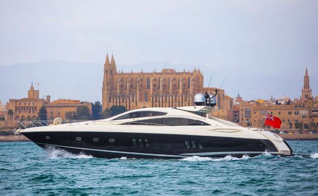 Infinito yacht charter Sunseeker Motor Yacht
                        