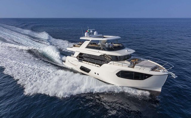 A4A yacht charter Absolute Motor Yacht
                        