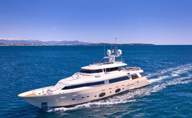 Best Off Yacht Charter in Portisco