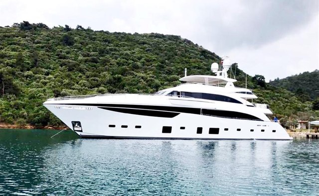 Mirage IV yacht charter Princess Motor Yacht
                        