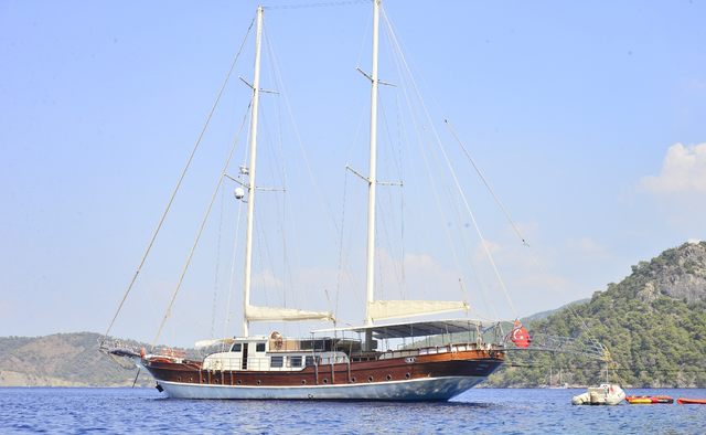 Berrak Su Yacht Charter in Mediterranean