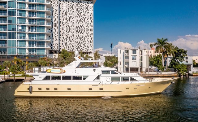 A Place in the Sun yacht charter Broward Motor Yacht
                        