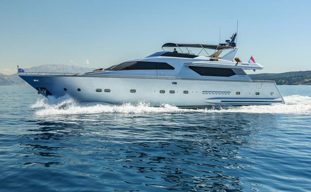 Phantom yacht charter Italversil Motor Yacht
                        