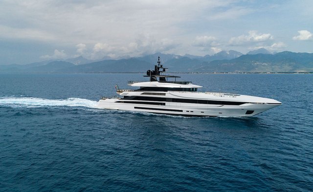 Maverick Yacht Charter in Bahamas