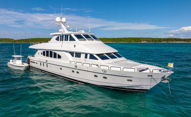 B Happy yacht charter Hargrave Motor Yacht
                        