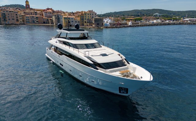 Pause yacht charter Sanlorenzo Motor Yacht
                        