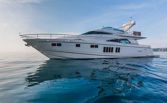 Schatzi yacht charter Fairline Motor Yacht
                        