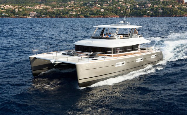 Drago yacht charter Lagoon Motor Yacht