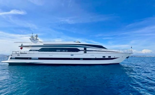 Faith yacht charter Tecnomarine Motor Yacht
                        