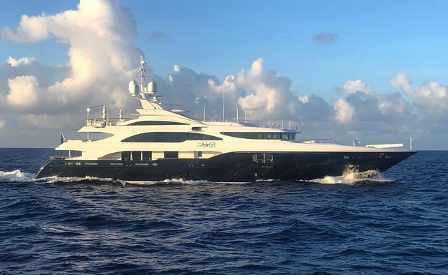Lady B Yacht Charter in French Polynesia