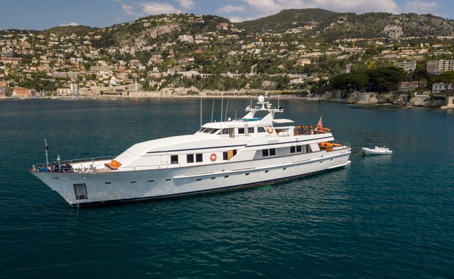 Fiorente Yacht Charter in Capri