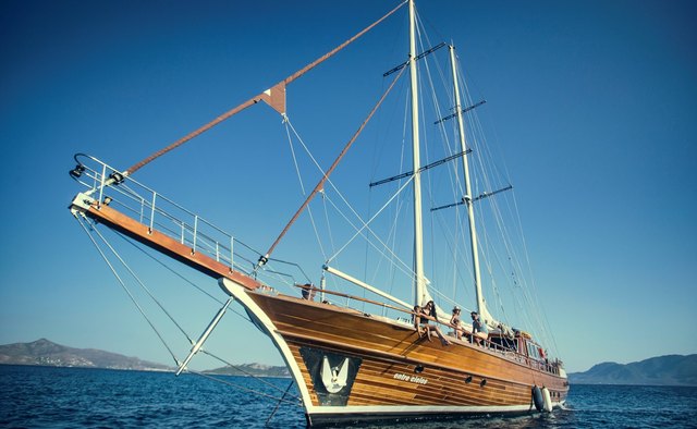 Entre Cielos Yacht Charter in Mykonos