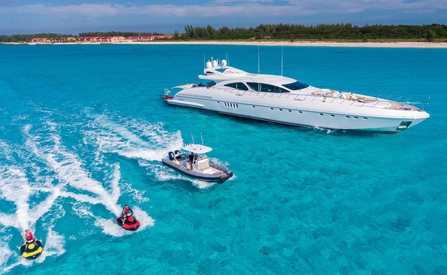 Incognito yacht charter Overmarine Motor Yacht
                        
