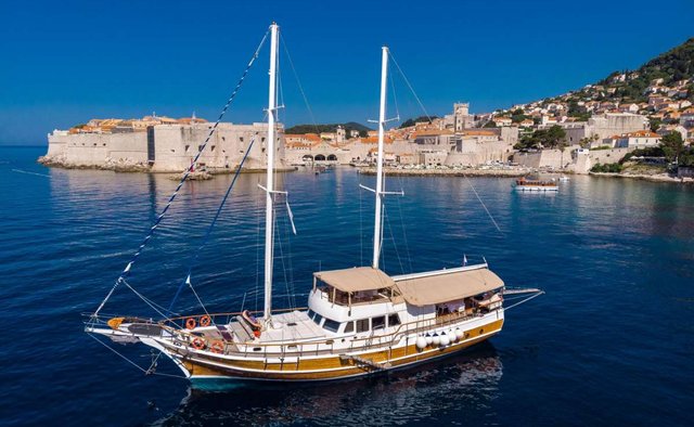 Sirena Yacht Charter in Lastovo Island