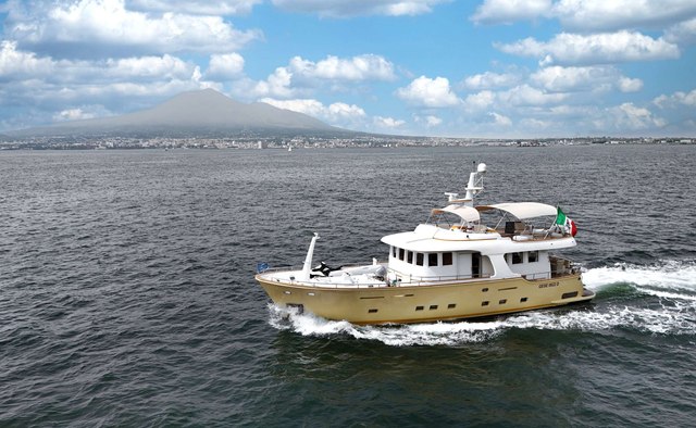 Azur Yacht Charter in Amalfi Coast