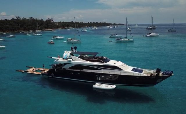 Lady Amanda yacht charter Couach Motor Yacht
                        