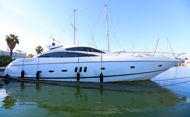 Black Zen Yacht Charter in Naples