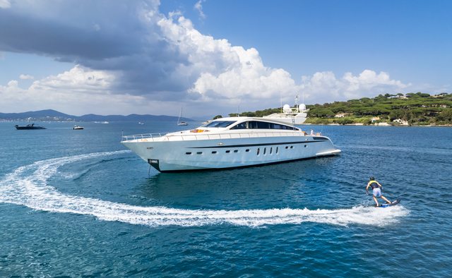 Eclat yacht charter Leopard Motor Yacht