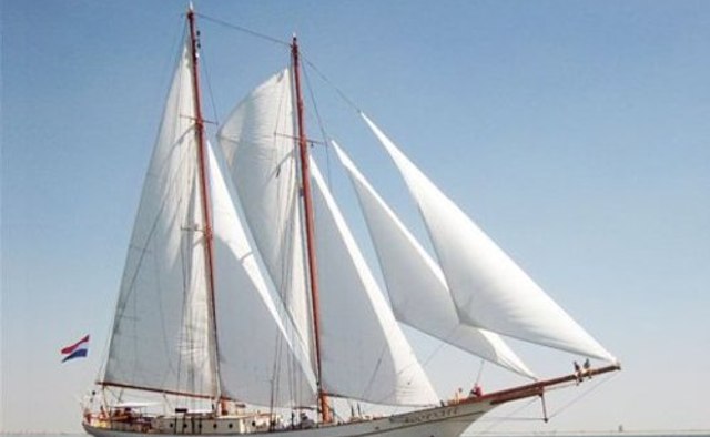 Adornate yacht charter Scheepswerf De Industrie Sail Yacht