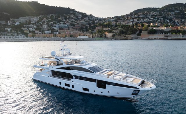 OWO yacht charter Azimut Motor Yacht
