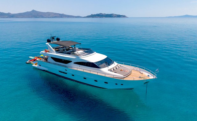 Salty yacht charter Spertini Alalunga Motor Yacht