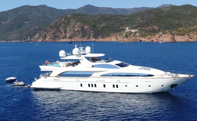 Sweet Emocean yacht charter Azimut Motor Yacht
                        