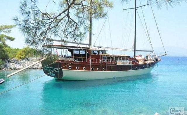 Brothers yacht charter Custom Motor Yacht