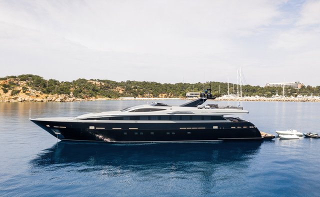 Mado yacht charter Horizon Motor Yacht
                        