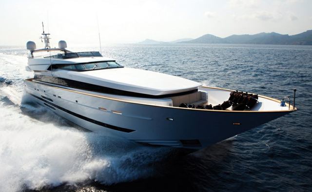 Nino yacht charter Cantieri di Pisa Motor Yacht