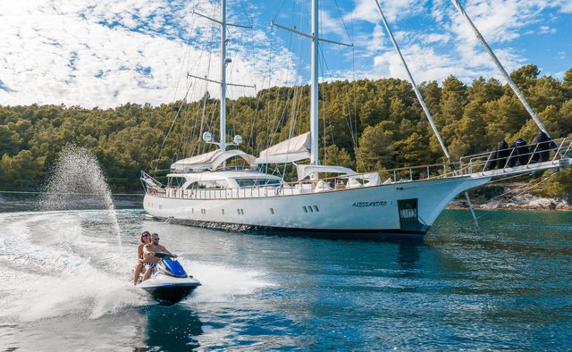 Alessandro yacht charter Ruth Yachting Motor/Sailer Yacht
