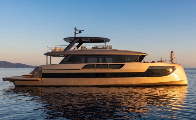 Sue Rosso Yacht Charter in Lérins Islands