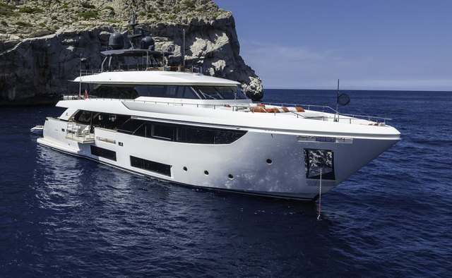 Diana II yacht charter Custom Line Motor Yacht
                        