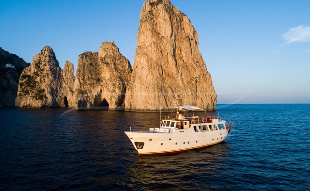 Entrancer Yacht Charter in Italy