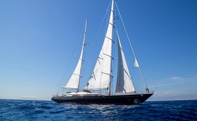 Burrasca Yacht Charter in Martinique