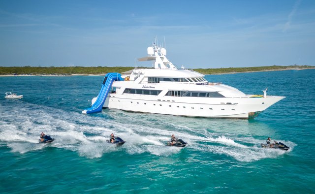 Island Heiress Yacht Charter in Bahamas